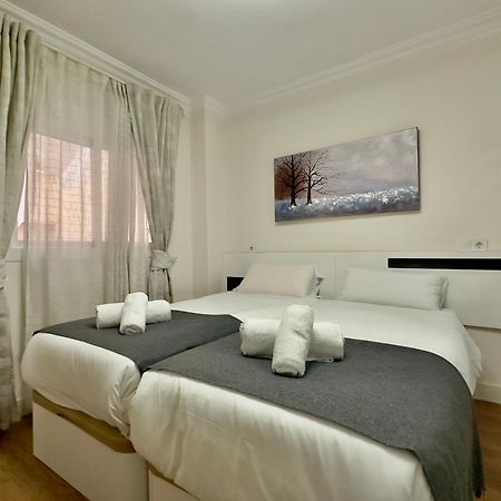 Ayala Malaga City Center 6Pax Bagian luar foto