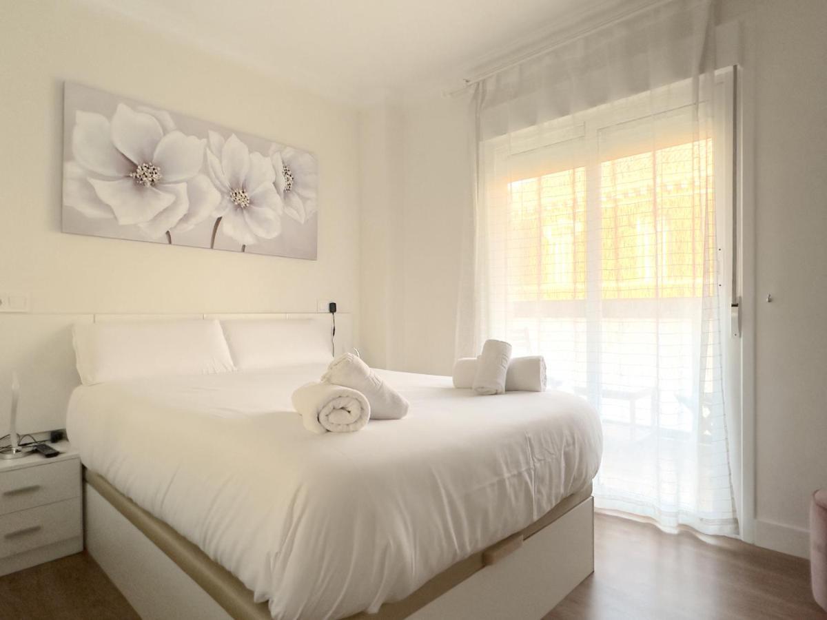 Ayala Malaga City Center 6Pax Bagian luar foto